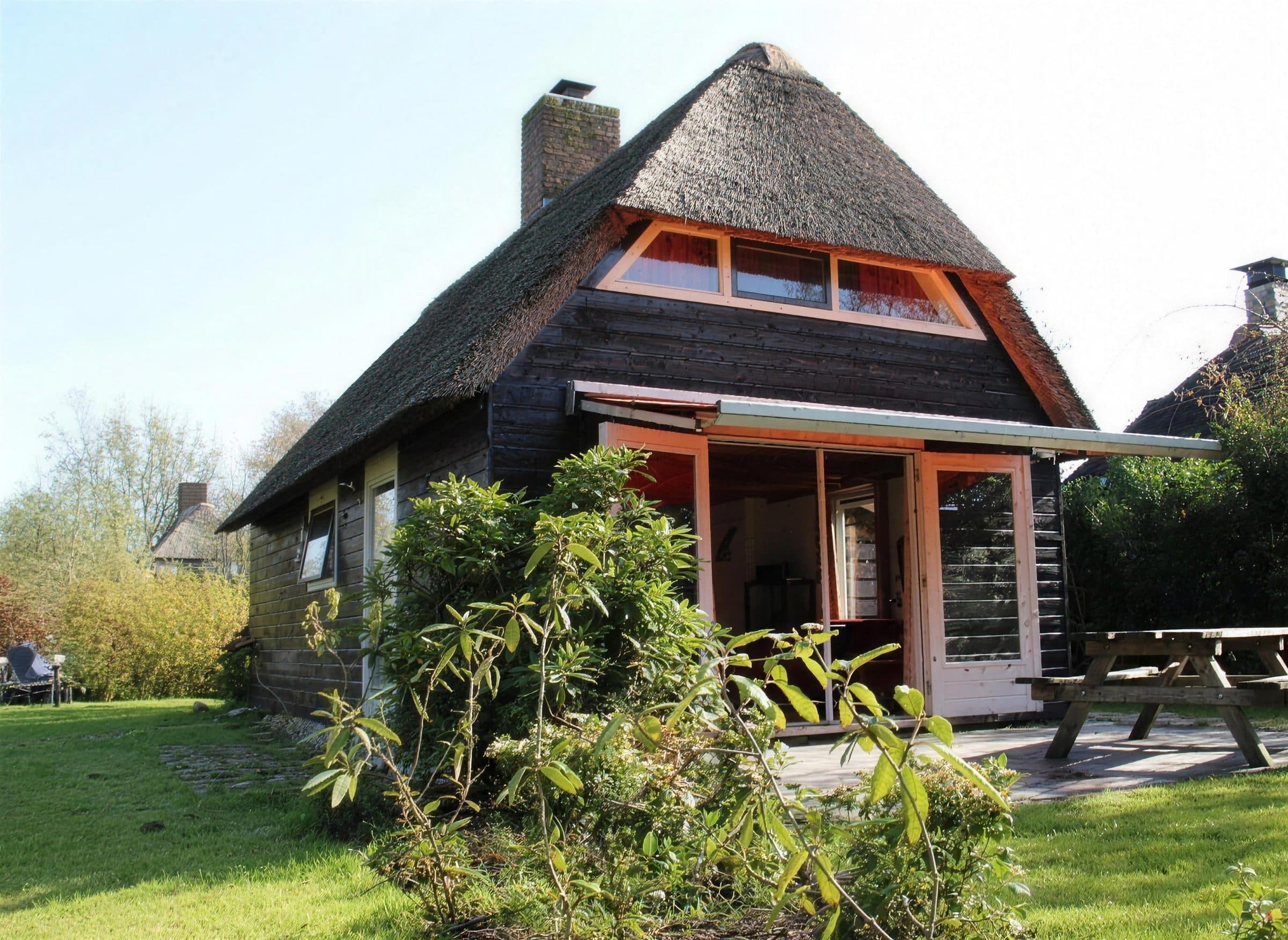 Rietgedekt vakantiehuis met tuin in Giethoorn